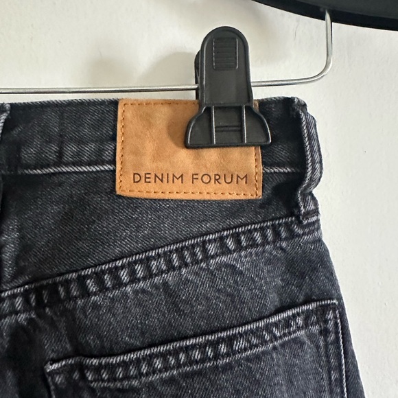 Aritzia Denim Forum Black ‘The Yoko Mid Thigh Short’ Jean Shorts size 23 EUC - Picture 5 of 8